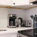 Apartment 240-14 New Prime Location W&d In Unit