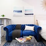 240-11 New Studio Prime Upper East W&D