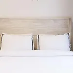 240-14 New Prime Location W&d In Unit * New York