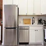 Apartment 240-14 New Prime Location W&d In Unit