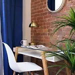 Apartment 240-14 New Prime Location W&d In Unit