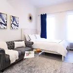 Apartment 240-14 New Prime Location W&d In Unit