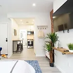 240-15 Luxury Prime Location W&d Apartment New York