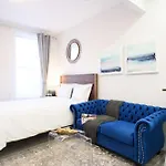 240-5 New Prime Location Studio W&D In Unit