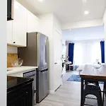Apartment 240-15 Luxury Prime Location W&d *