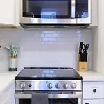 240-6 New Prime Location W&d In Unit Apartment