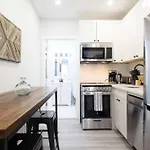 Apartment 240-15 Luxury Prime Location W&d