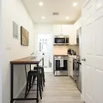 240-15 Luxury Prime Location W&d Apartment