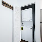 1435-2 3 Bedrooms 2Bath W D Ues