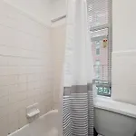 2br Upper East Side Near Park Apartment New York