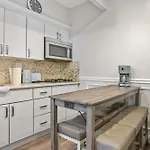 2bd Urban Ease In Lower East Side Apartment New York