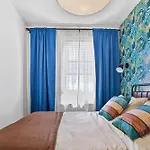 2bd Urban Ease In Lower East Side Apartment New York