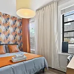 2bd Urban Ease In Lower East Side New York