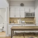 Apartment 2bd Urban Ease In Lower East Side