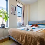 4 Bedroom Paradise Next To Park * New York