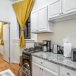 2 Bedroom Hidden Upscale Oasis Apartment *