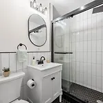 3br Brownstone Near Subway & Columbia Uni *