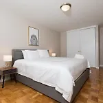 Apartment 2 Bed Ideally Located In Ues Of Manhattan *