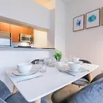 Fully Furnished 1br In Murray Hills Apartment
