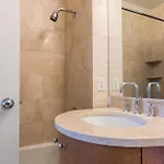 Bright 2 Bedrooms 2 Bathrooms Unit New York