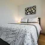 Bright 2 Bedrooms 2 Bathrooms Unit Apartment *