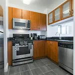 Bright 2 Bedrooms 2 Bathrooms Unit * New York
