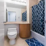 Bright 2 Bedrooms 2 Bathrooms Unit Apartment