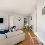 Stunning For 4 2 Bedrooms 2 Bath *