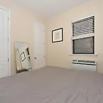 Comfy 1 Bed 1 Bath Apartment In Nyc