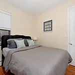 Comfy 1 Bed 1 Bath Apartment In Nyc