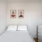 Beautiful 3 Bedroom Unit In Prime Location