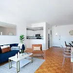 Sunny 3 Bedroom 1 Bath In Nyc *