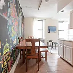 5 Bedroom 2 Bath Full Floor Midtown