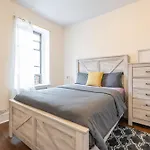 Apartment 5 Bedroom 2 Bath Full Floor Midtown New York