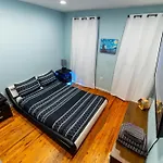 Apartment Hells Kitchen Hideaway New York