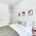 Apartment Inviting 2bd Upper East Side With Backyard New York