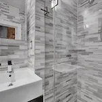 Stylish 3br-2ba In Gramercy Apartment New York