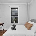 Stylish 3br-2ba In Gramercy Apartment