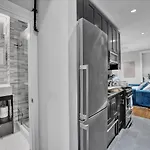 Stylish 3br-2ba In Gramercy *