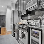 Stylish 3br-2ba In Gramercy