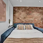 Stylish 3br-2ba In Gramercy *