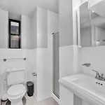 Apartment Stylish 3br-2ba In Gramercy -modern & New York