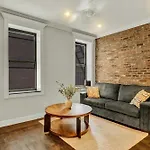 Stylish 3br-2ba In Gramercy -modern & Apartment