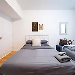 Modern By Park - 3 Br