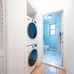 Apartment Modern By Park - 3 Br