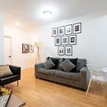Modern By Park - 3 Br Apartment