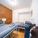 Apartment Modern By Park - 3 Br *