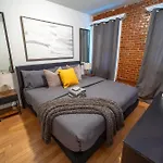 Modern By Park - 3 Br *