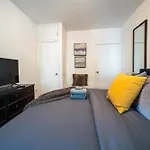 Modern By Park - 3 Br * New York