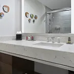 Hotel Laguardia Airport Marriott 4*